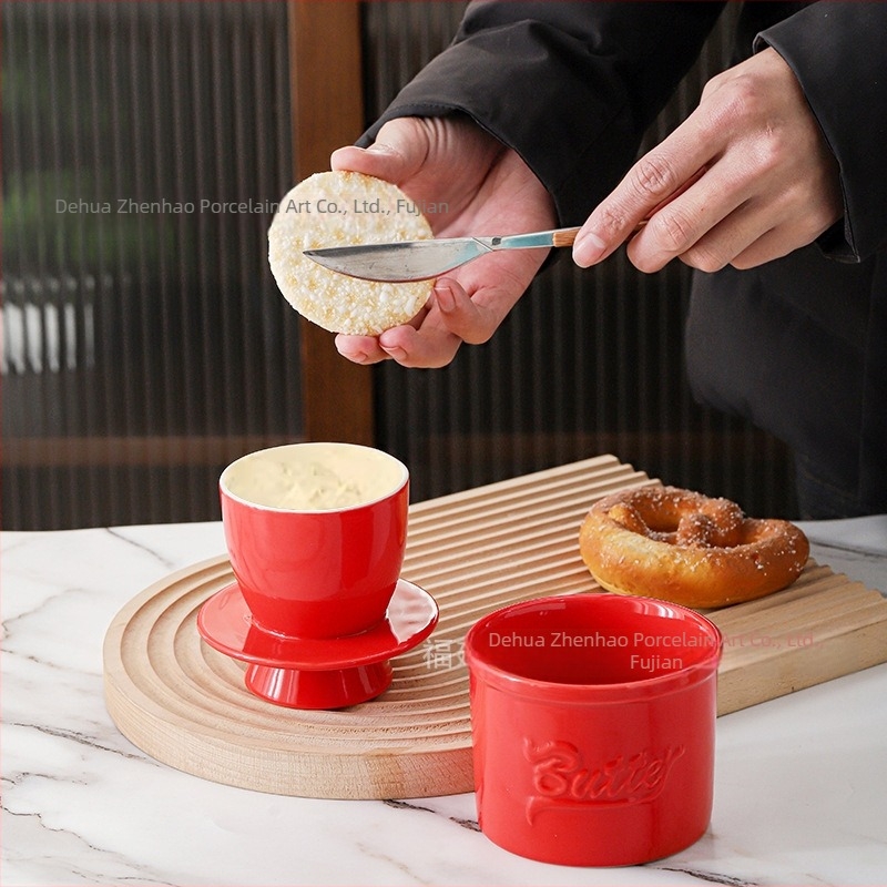 Borcan ceramic pentru unt cu capac, design reliefat, stil modern minimalist, imprimare logo, personalizare, etichetă privată disponibilă, calitate de primă clasă.