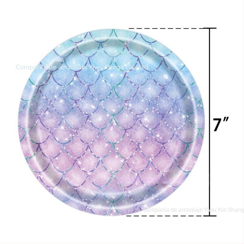 Set de veselă de unică folosință, cu temă sirenă, model cu solzi de pește — farfurii, pahare, șervete și față de masă; materiale: plastic și hârtie