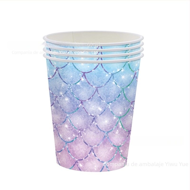Set de veselă de unică folosință, cu temă sirenă, model cu solzi de pește — farfurii, pahare, șervete și față de masă; materiale: plastic și hârtie