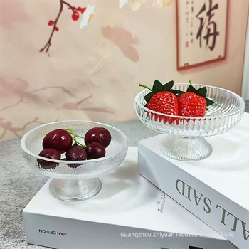 Farfurie pentru fructe din sticlă – stil nordic, design simplu; Material: sticlă; Categorie: farfurie pentru fructe; Stil: nordic; Tip stil: simplu.