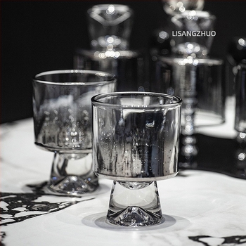 Set de șase pahare din sticlă rezistente la căldură, în stil INS, cu model glaciar.