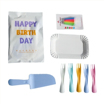 Set de tacâmuri și farfurie de unică folosință din plastic pentru tort – formă dreptunghiulară – posibilitatea imprimării siglei – 300 de seturi în cutie