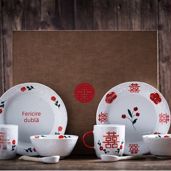 Set de veselă ceramică lucrat manual cu boluri, căni și linguri – cadou de nuntă personalizabil