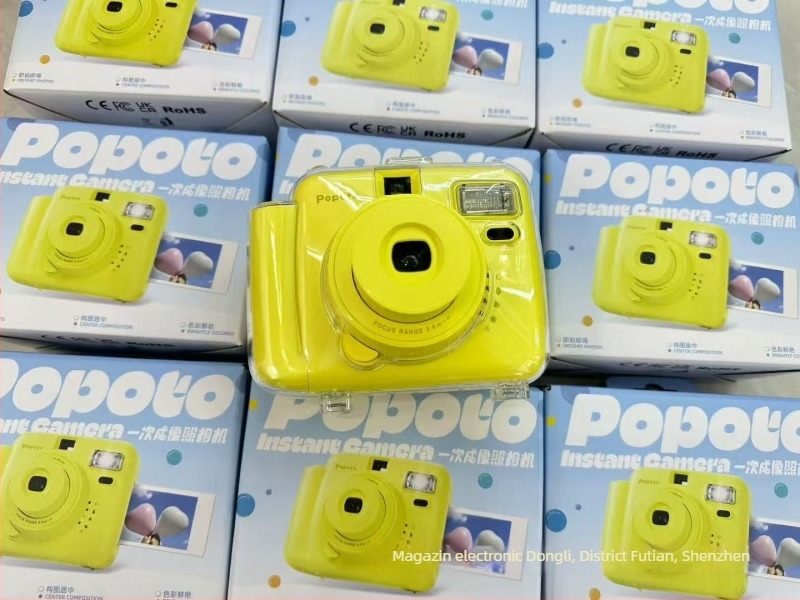 POPOTO MINI imprimantă foto portabilă în stil Polaroid — lansare 2024, corp din PC, autonomie baterie 3 ore, include cutie, manual, 2 baterii și șnur de purtare