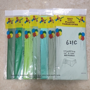 Față de masă din plastic de unică folosință, dreptunghiulară, model monocrom, grosime 0,03 mm