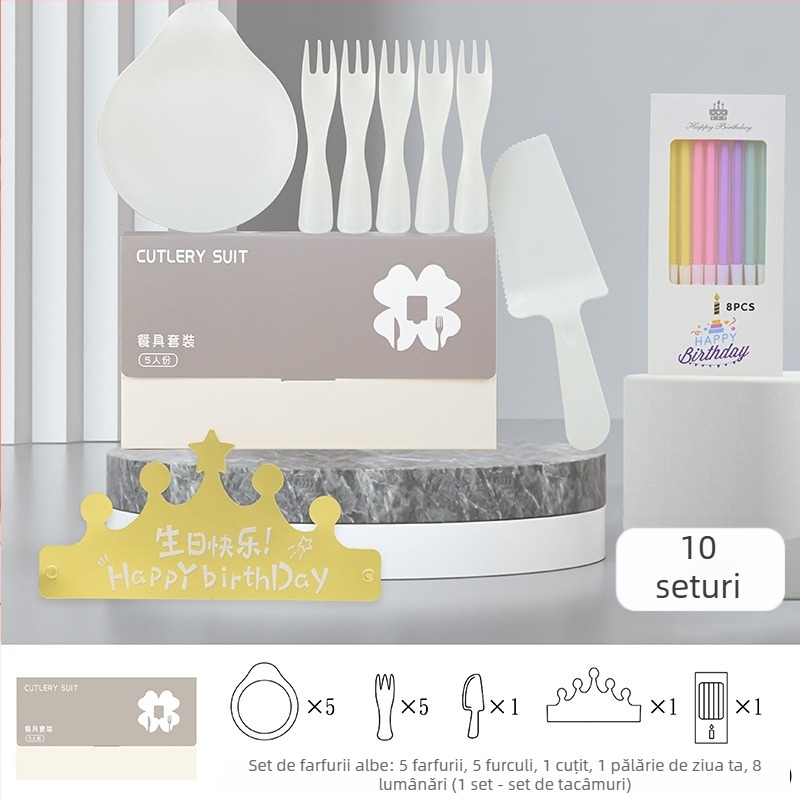 Set tacâmuri de unică folosință pentru tort de ziua ta: cuțit, furculiță, farfurie, lumânare în formă de picătură și pălărie; cinci în unu în cutie cadou; plastic alimentar; personalizabil