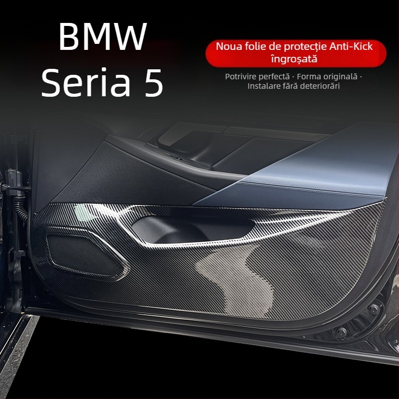 Stickere de protecție pentru panourile interioare ale ușilor pentru BMW Seria 5 (2024–2025), textură carbon, design anti-șoc