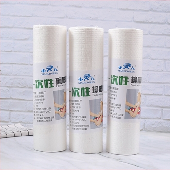 Prosop de baie pentru picioare, în formă de rolă, din material nețesut, 150 GSM, absorbție 26–30 s, logo tipărit