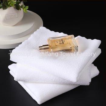 Prosop de hotel, 100% poliester, fibră fină, țesătură simplă, 42 g, absorbție 11–15 s