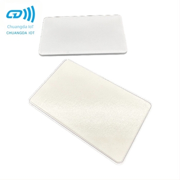 Etichetă RFID UHF ceramică pentru stația de taxare parcare – ISO18000-6C, memorie 96 biți, rază de citire 0,3–1,0 m, pasiv, pachet ABS+substrat ceramic