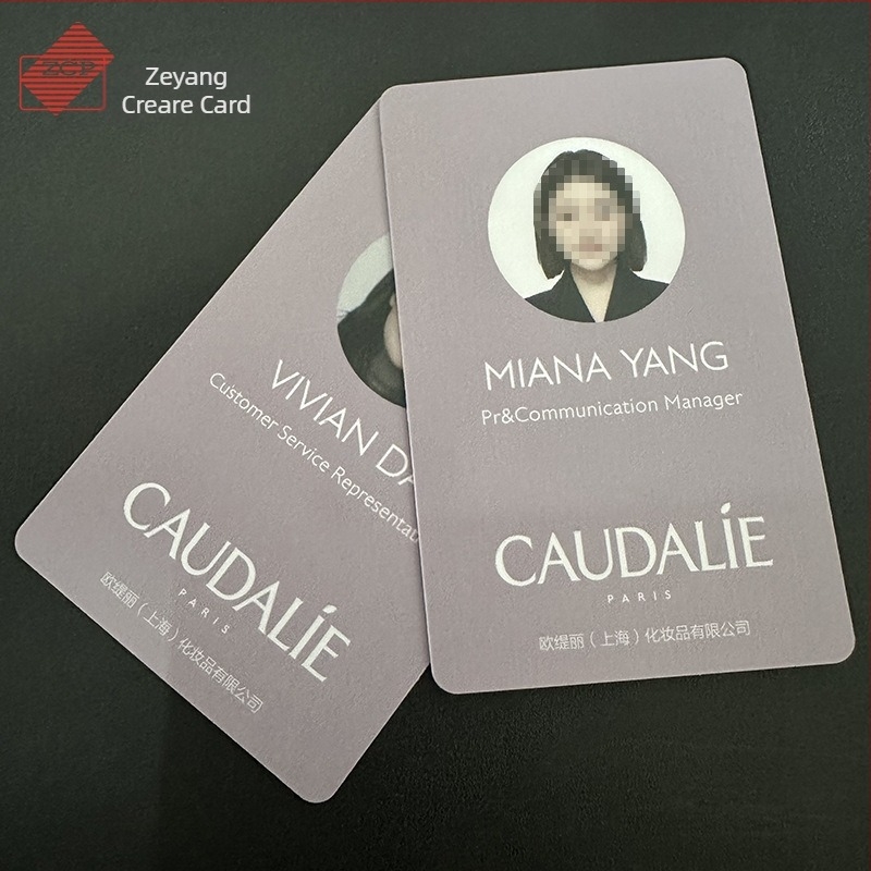 Carte inteligentă fără contact (IC card, 13,56 MHz, memorie 1K, rază citire 2,5–10 cm)