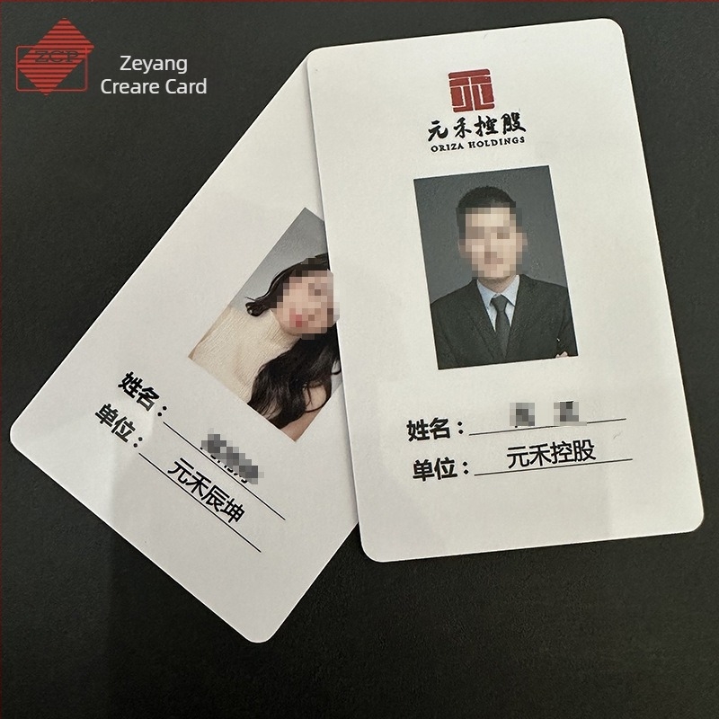 Carte inteligentă fără contact (IC card, 13,56 MHz, memorie 1K, rază citire 2,5–10 cm)