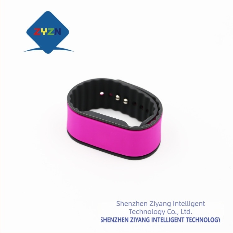 Brățară RFID ovală din silicon – impermeabilă, rezistentă la coroziune, rezistentă la temperaturi înalte, card IC fără contact (1024 memorie de date, -20 până la 220°C, 100k scriere/ștergere)