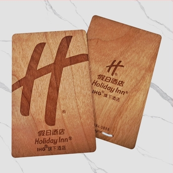 Card de cameră din lemn pentru hotel cu cip IC — personalizabil, imprimare color; material: basswood sau bambus; potrivit pentru carduri de membru de înaltă clasă
