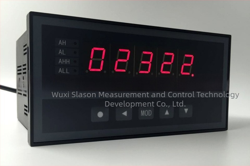 Model XSM, instrument digital de măsurare a vitezei și a frecvenței, cu afișaj, controlul debitului montat pe panou, precizie 0,5