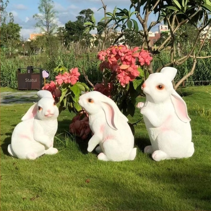 Lampă exterioară în formă de iepuraș, din fiberglass, IP65, 5W, iluminare 6–12h