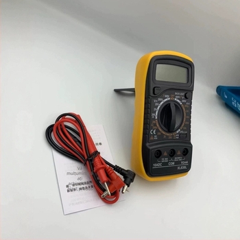 Multimetru digital XL830L – Portabil, Măsurare tensiune DC și tensiune AC, Test baterie, Afișaj 999