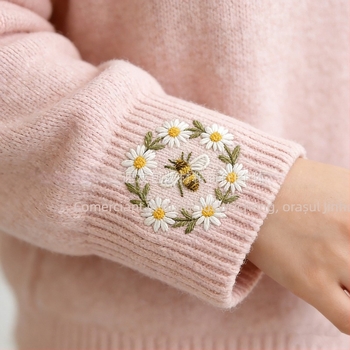 Set DIY broderie: model crizantemă cu albinuță pe țesătură cu fibre nețesute solubile în apă, bază adezivă, stil nordic, personalizabil