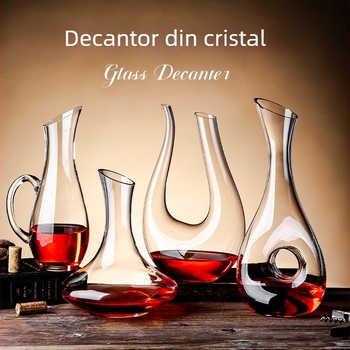 Decantor pentru vin roșu, din sticlă, greutate 500 g, stil modern minimalist, lansare toamna 2020