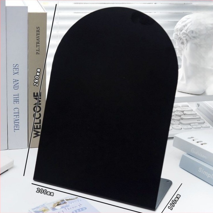 Tablă de notițe arc magnetic pentru birou – fier, stil simplu și modern, altă confecție; cadou de absolvire pentru colegi, prieteni sau colegi de clasă.