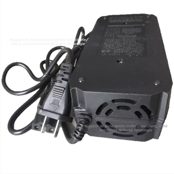 Încărcător pentru motocicletă electrică 48V, construcție din plastic și cupru, marca H Black Horse