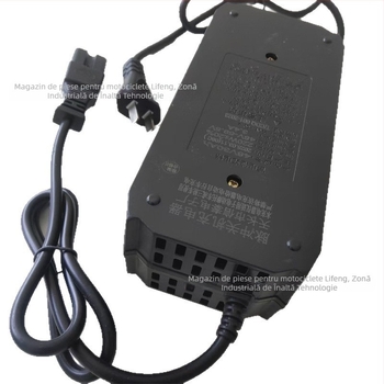 Încărcător pentru motocicletă electrică 48V, construcție din plastic și cupru, marca H Black Horse