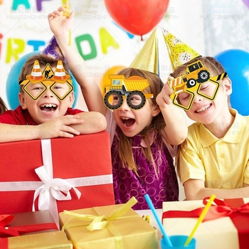 Set de accesorii foto pentru petrecere cu tema Vehicule de construcții – ochelari de hârtie, stil desen animat, pentru ziua de naștere (excavator și macara)