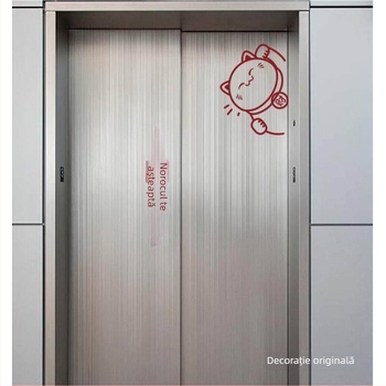Autocolant pentru ușa liftului – Motiv pisică norocoasă, PVC, mască de tip full body, finisaj mat, vinil decorativ