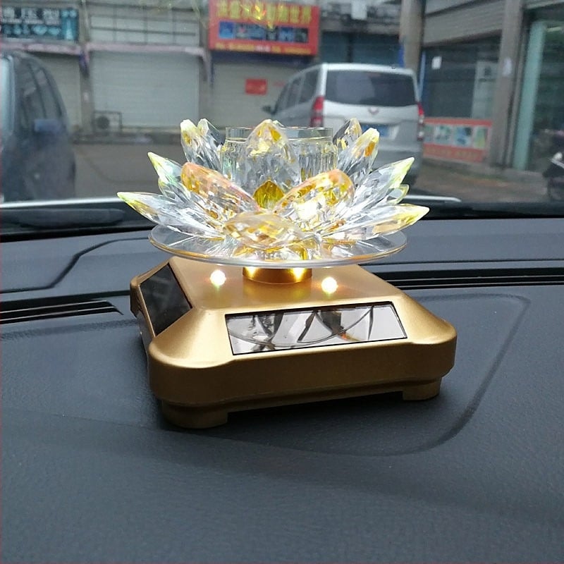 Decor auto cu lotus din cristal pentru aromaterapie, energie solară, rotație 360°, stil modern-cartoon, brand A-Tang