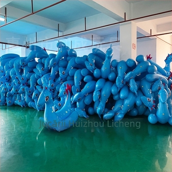 LCWJ jucărie de apă gonflabilă cu șezut pentru călărie și pulverizare — dinozaur, multifuncțional; PVC ecologic, grosime 0.25 mm; potrivit pentru adulți