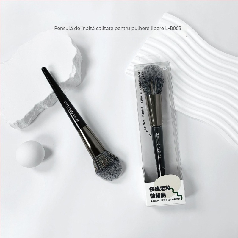 Set de pensule de machiaj, incluzând pensula pentru sprânne, pensula pentru fond de ten, pensula de contur și pensula de fard de pleoape