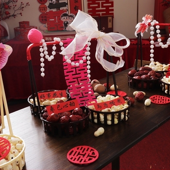 Centru de masă pentru nuntă – coș de fructe FG din plastic, cu model pătrat