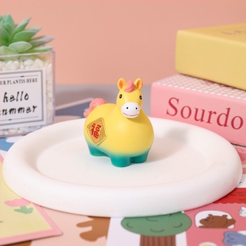 Ornament pentru consola centrală a mașinii – Anul Calului, Zodia Calului, Noroc și Pace, Figurină din rășină în stil desen animat