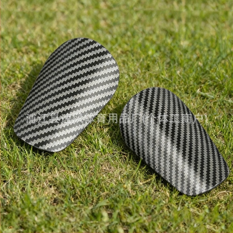 Protecții tibie cu model fibră de carbon, din plastic, HTB46, Naili, pentru fotbal