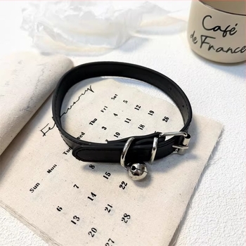 Choker din piele, pandant din aliaj, placare electroplatină, circumferință 41–50 cm, cod N-8186