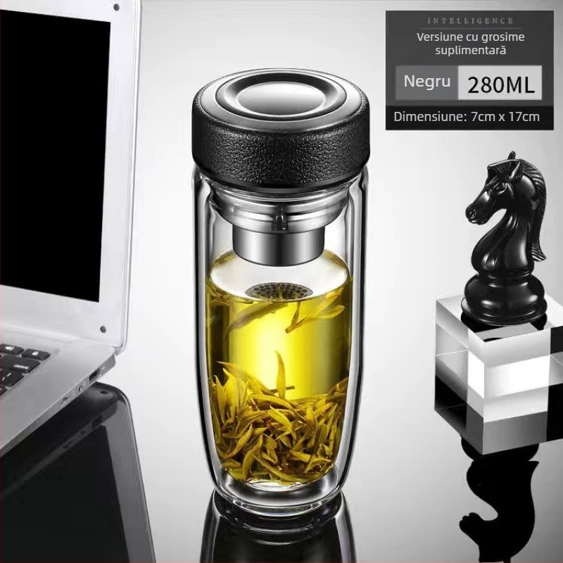 Pahar din sticlă borosilicat cu pereți dubli, rezistent la temperaturi înalte, destinat utilizării auto; potrivit pentru ceai; design simplu, fără mâner sau capac; finisaj sablat.