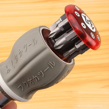 Set de șurubelnițe cu mecanism de ratchet pentru multiple unghiuri, 8 bituri, oțelin CR-V, magnetic, greutate ~0,3 kg