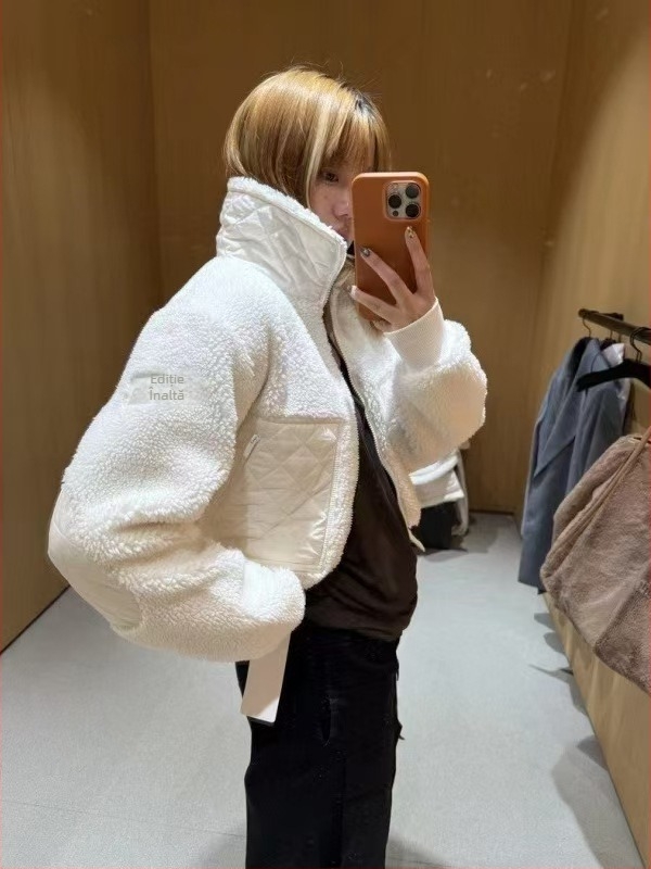 Geacă damă din lână de miel, cu guler înălțat, închidere cu fermoar, guler din blană artificială și broderie 3D