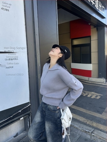 Cardigan cu fermoar și guler înalt, croială lejeră, lungime scurtă 40-50 cm, tricot din acril și poliester, stil japano-coreean casual