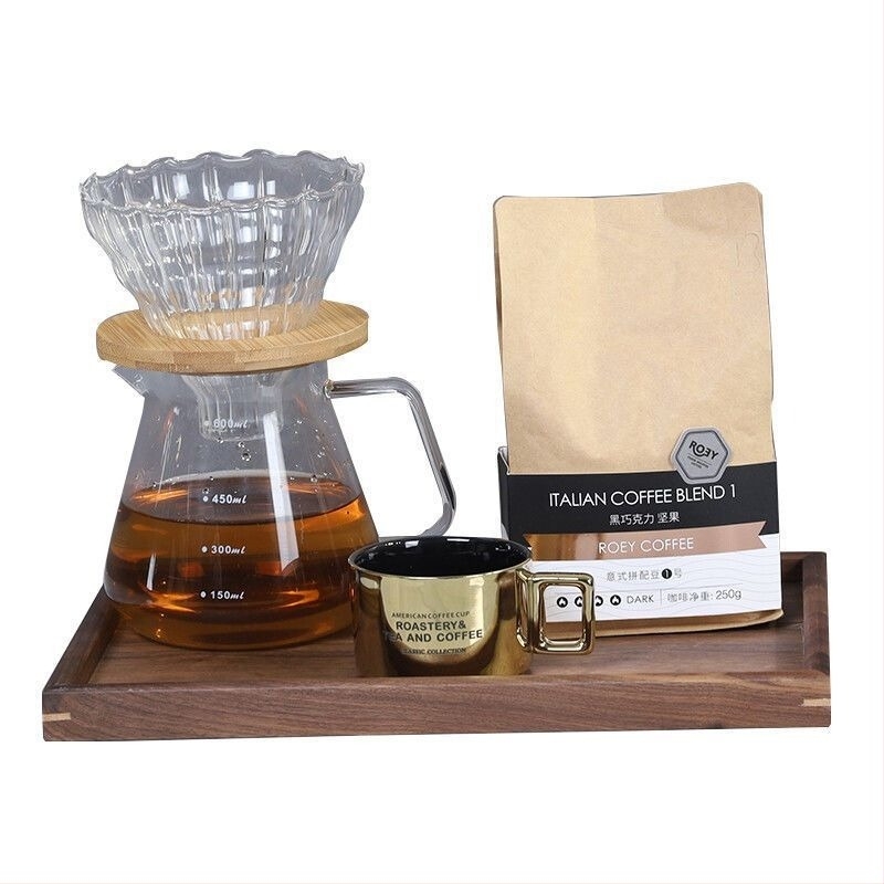 Ornament pentru bucătărie în cameră-model, în stil simplu și modern, cu împletire; Material: Altul; cadou de ziua de naștere pentru colegi de clasă; decor de Anul Nou.