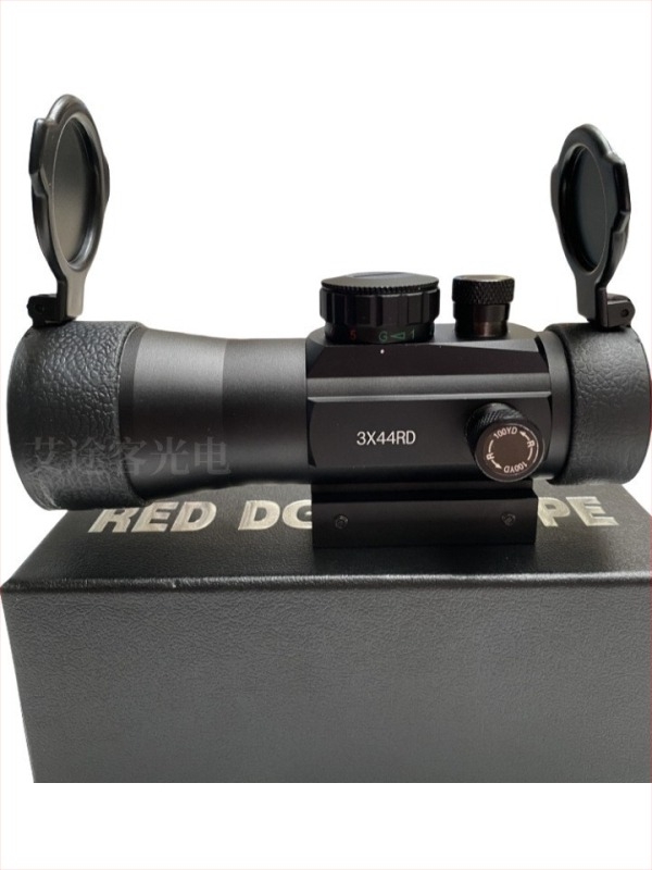 Telespect monoclu cu capac rabatabil, mărire 3x, obiectiv de 44 mm, reglaj manual, reticul roșu-verde