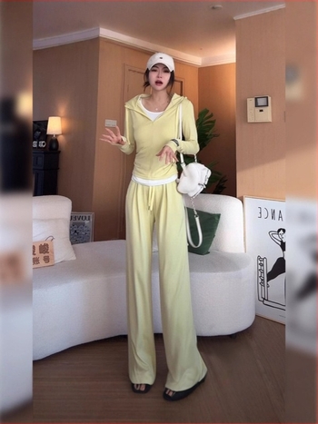 Set top cu glugă și pantaloni din bumbac pentru femei, toamnă 2024, stil casual japonez-coreean, detalii colaj, conținut bumbac 30–50%