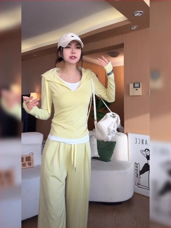 Set top cu glugă și pantaloni din bumbac pentru femei, toamnă 2024, stil casual japonez-coreean, detalii colaj, conținut bumbac 30–50%