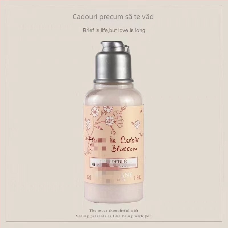 Sakura gel de duș și loțiune hidratantă pentru corp – set de baie cu hidratare și parfum de durată