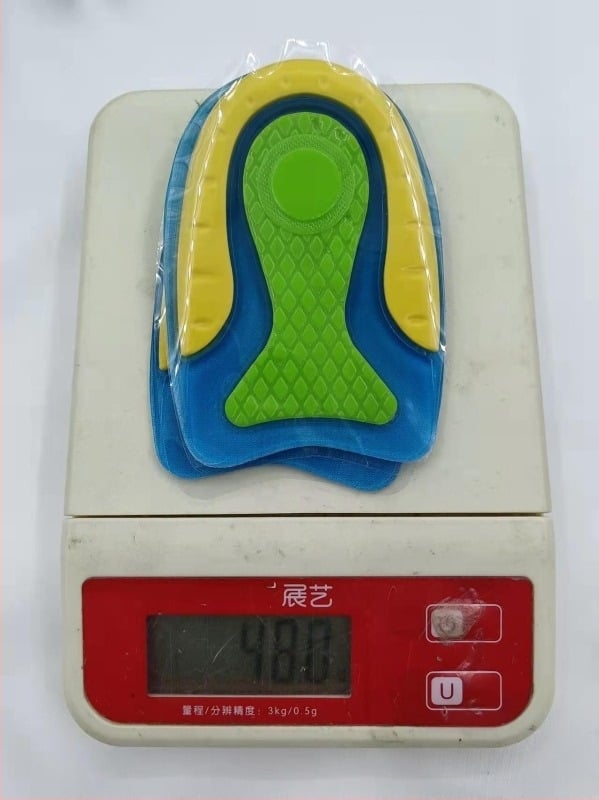 Perne pentru calcâi din TPE pentru încălțăminte – absorbție șocuri, creștere înălțime internă în formă U, model relief, stil semi-pod