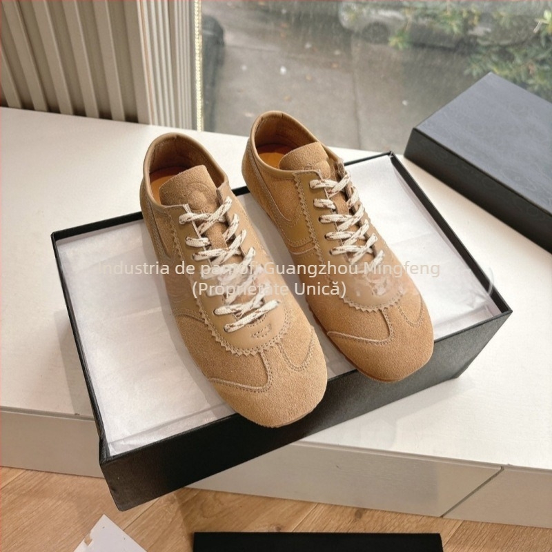 Pantofi sport dama din velur: partea superioară din piele de vițel de calitate primă + piele artificială + țesătură; vârf rotund; șireturi; talpă din cauciuc; branț din lână de oaie