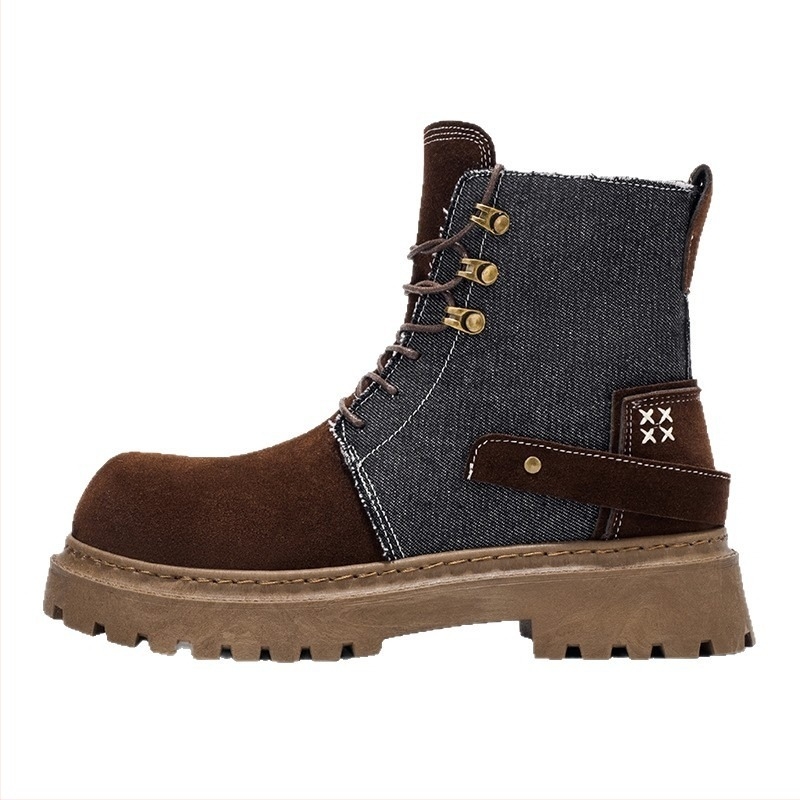 Botine Martin cu patchwork denim, partea superioară din velur de vită (nubuk), talpă din cauciuc, vârf rotund, toc mediu în formă de pantă (wedged)