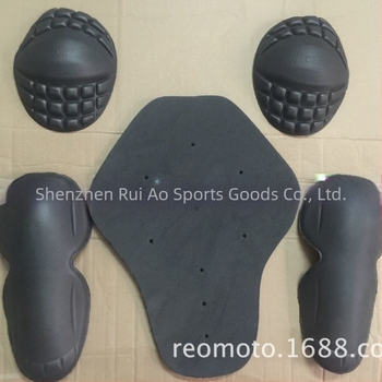 Set de protecție pentru motocicletă, cinci piese, cu protecții EVA integrate: coate, umeri, genunchi și spate