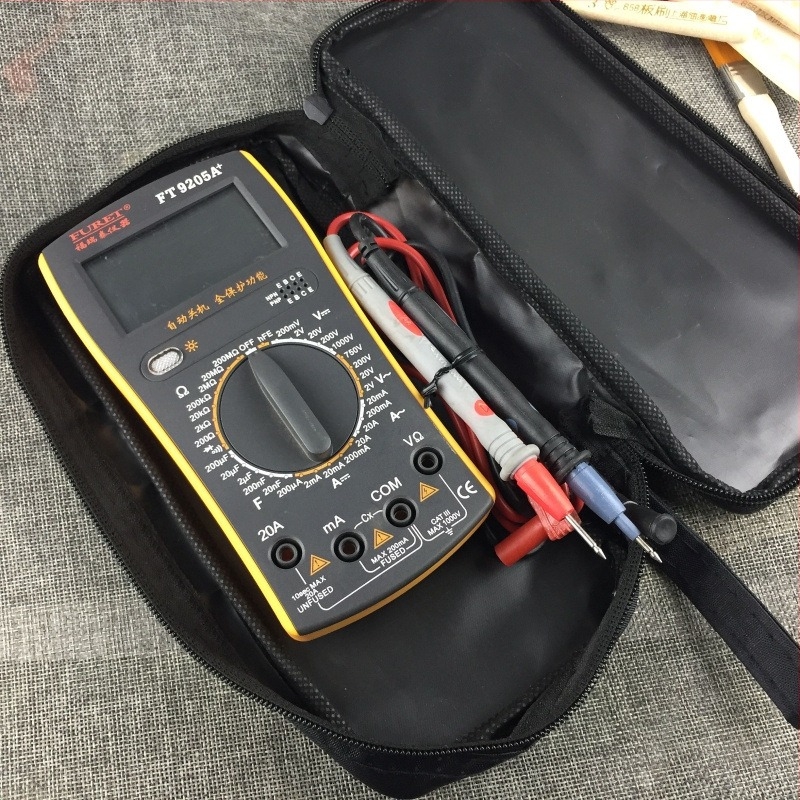 Cutie din plastic pentru unelte: multimetr digital, clampmetru și ampermetru; geantă compactă de unelte pentru reparații