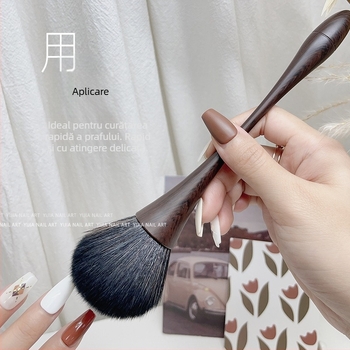 Perie pentru praf de unghii, design minimalist în stil vintage; marcă Others, marcă locală, neimportată, perie pentru praf.